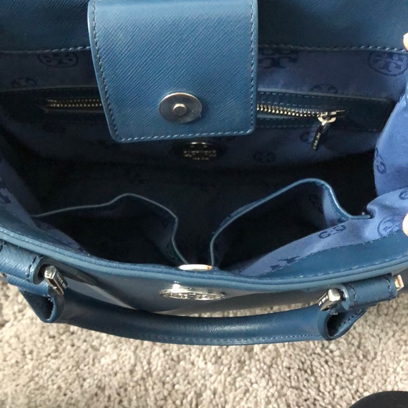 Tory Burch Robinson Triangle Tote in Night Sky - Picture 2 of 8